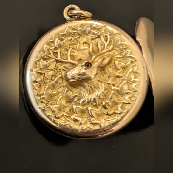 Antique S&BL Tested 18k Gold Plate Elk Floral Locket (Without Rhinestone Eye) - Picture 1 of 6